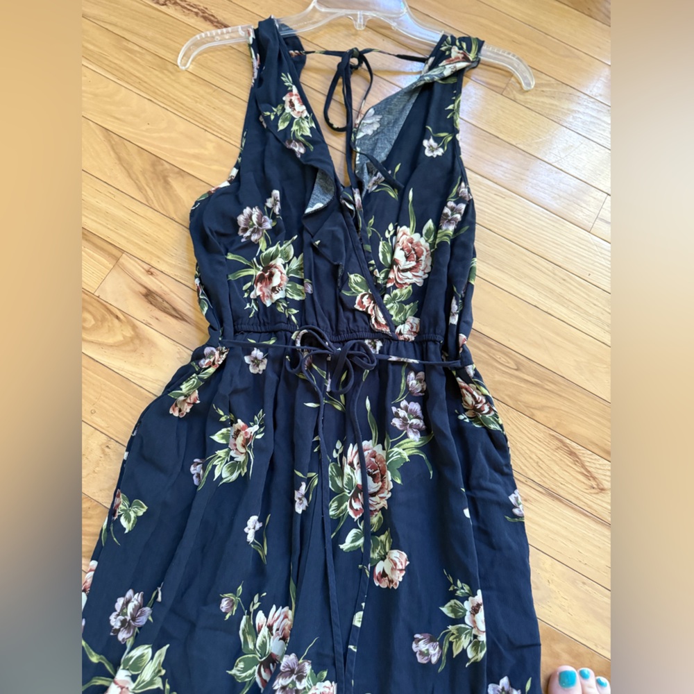 🌸Women’s Floral Jumper Size S🌸